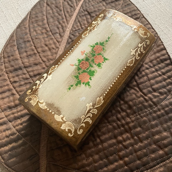 RARE Musical Florentine Jewelry Box, Handpainted, Gold, Floral, Pink Flowers - Picture 1 of 10